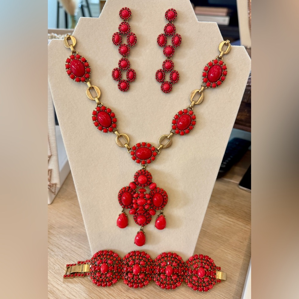 VTG Stella & Dot Red Sardinia Pendant Statement Necklace, Bracelet and Earrings.